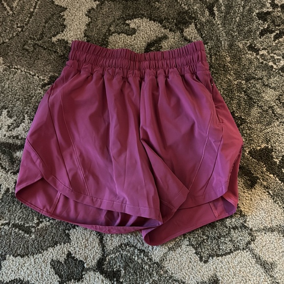 EUC Lululemon Track That 5” running Shorts pink - Picture 1 of 1